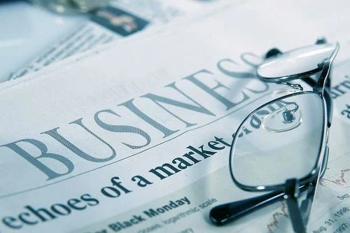 Perbezaan Antara Lampu Kepala Bergerak Dan Cahaya Pancaran